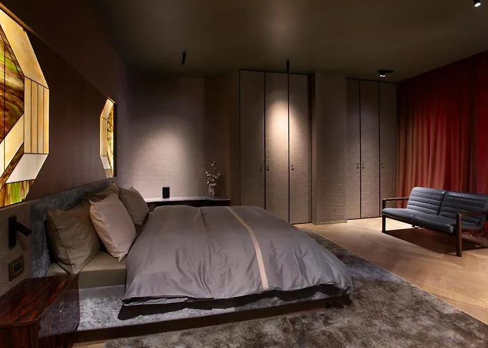 Room 12